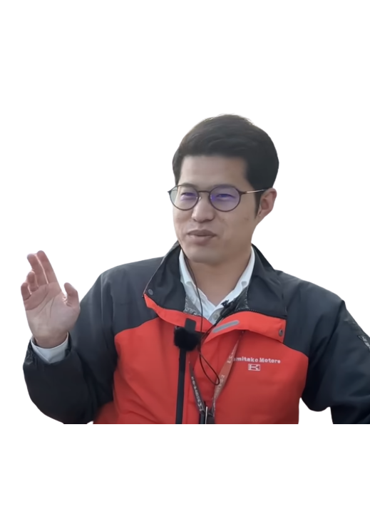 黒石氏